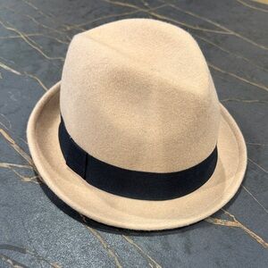Stylish Tan Fedora with Black Band